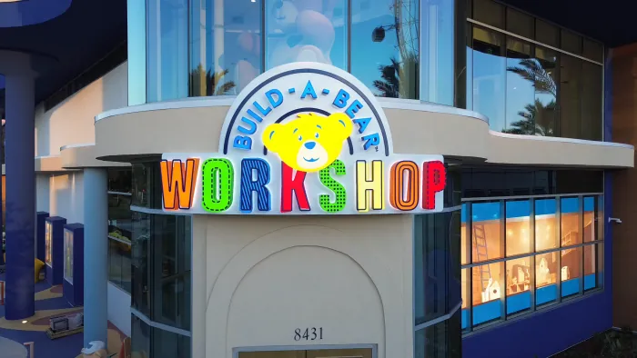 Build-A-Bear Workshop, Orlando: The Workshop sign over the door